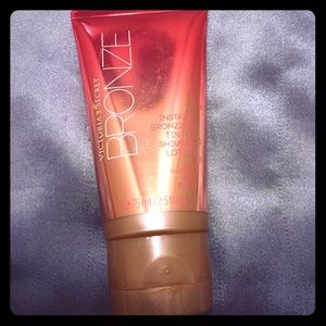 Victoria secret instant bronzing tinted lotion