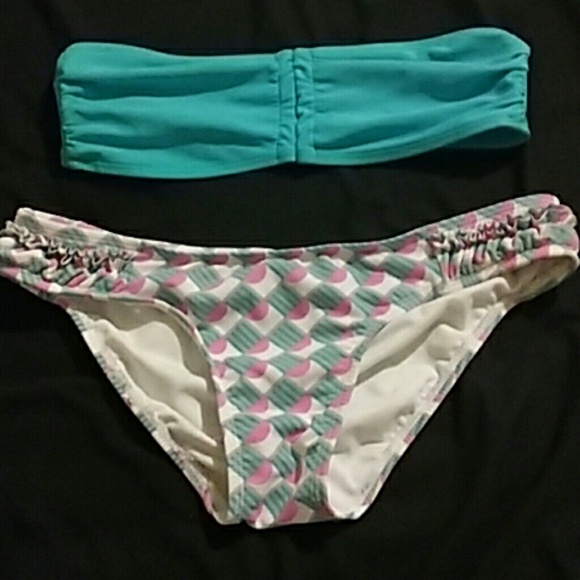 Bundle Swimsuits - Picture 4 of 4