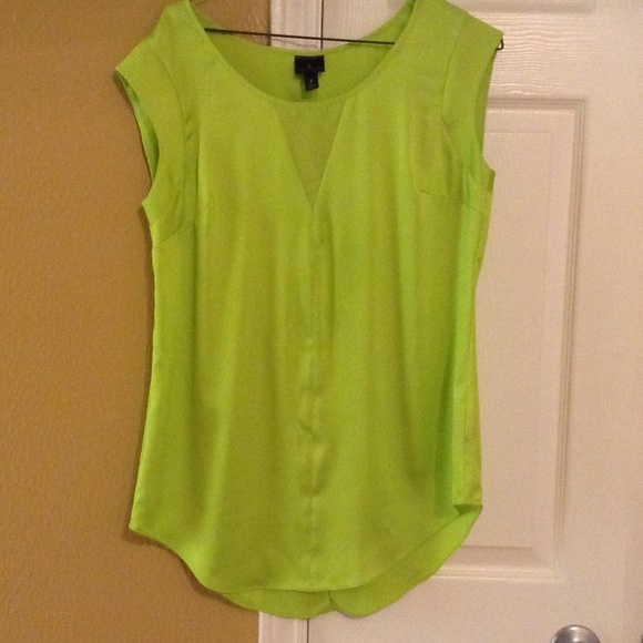 Lime green silky tunic: amazing w skinny pants