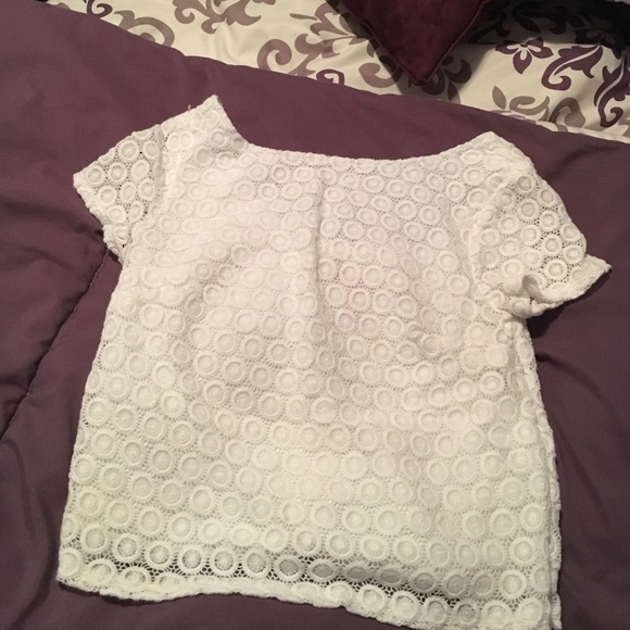 Lilly pultizer white top