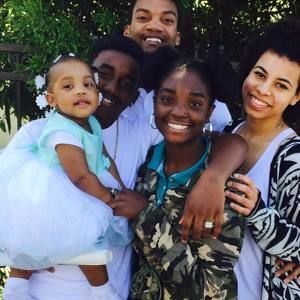 Meet your Posher, Senobia