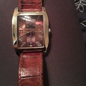 Man guess watch