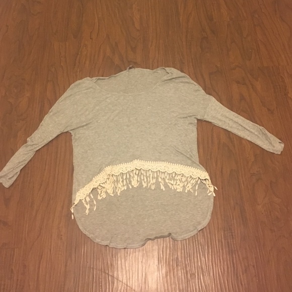 Long sleeve grey shirt