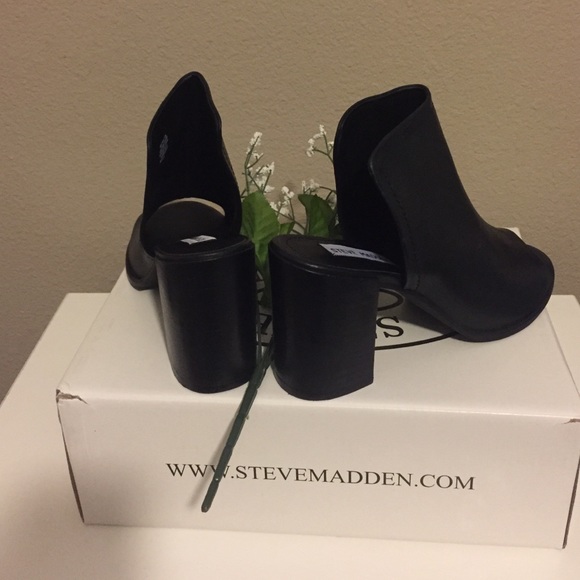 CLEARANCE! Steve Madden peep toe mules - Picture 2 of 4