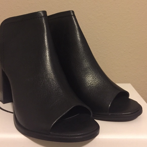 CLEARANCE! Steve Madden peep toe mules - Picture 4 of 4