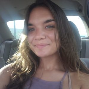 Meet your Posher, Casandra