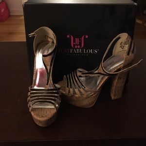 Corkscrew look sandal size 7