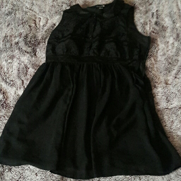 Peter pan collared button up dress - Picture 1 of 3