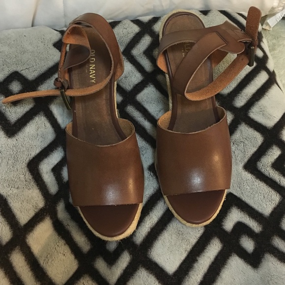 OLD NAVY COGNAC WEDGES 7