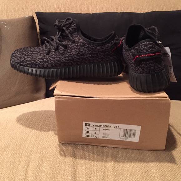NWT Yeezy Boost 350 UA pirate black sz 6.5!