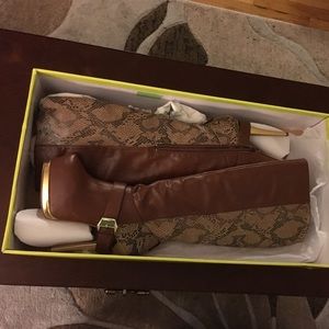Knee high brown and gold high heel boots size 7