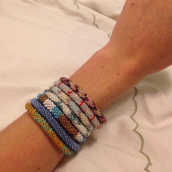 7 lily and laural bracelets - Picture 1 of 4