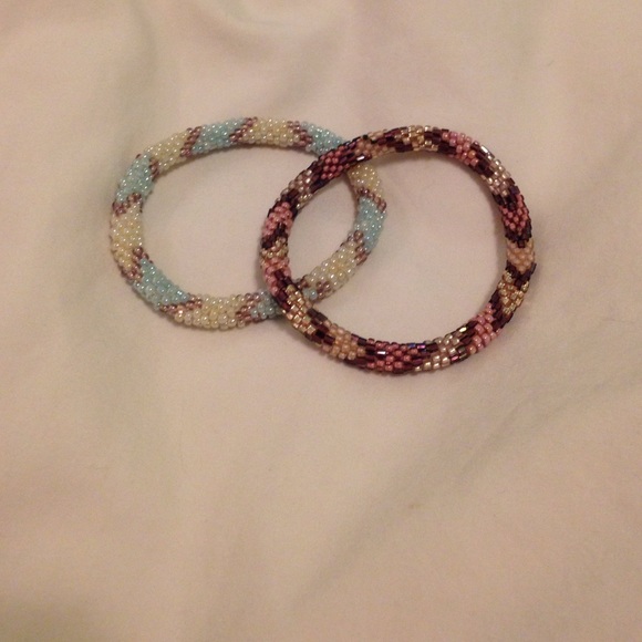 7 lily and laural bracelets - Picture 3 of 4