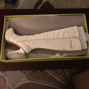 Cream/off White knee high heel boots size 7