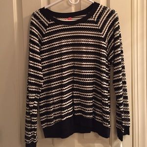 Light weight black & white sweater