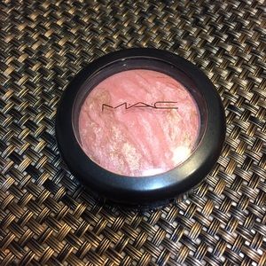MAC mineralized blush (hand-finish)