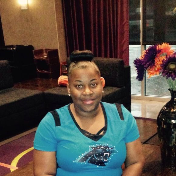 Meet your Posher, Naomie - Picture 1 of 1