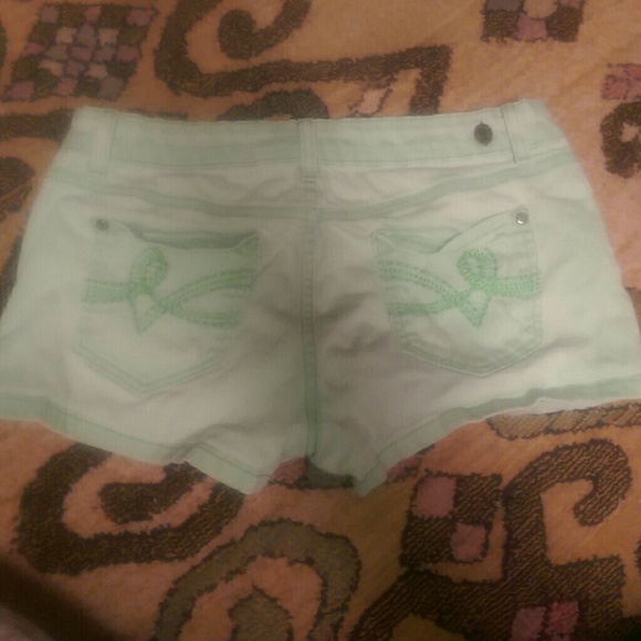 Light green Jean shorts - Picture 2 of 4