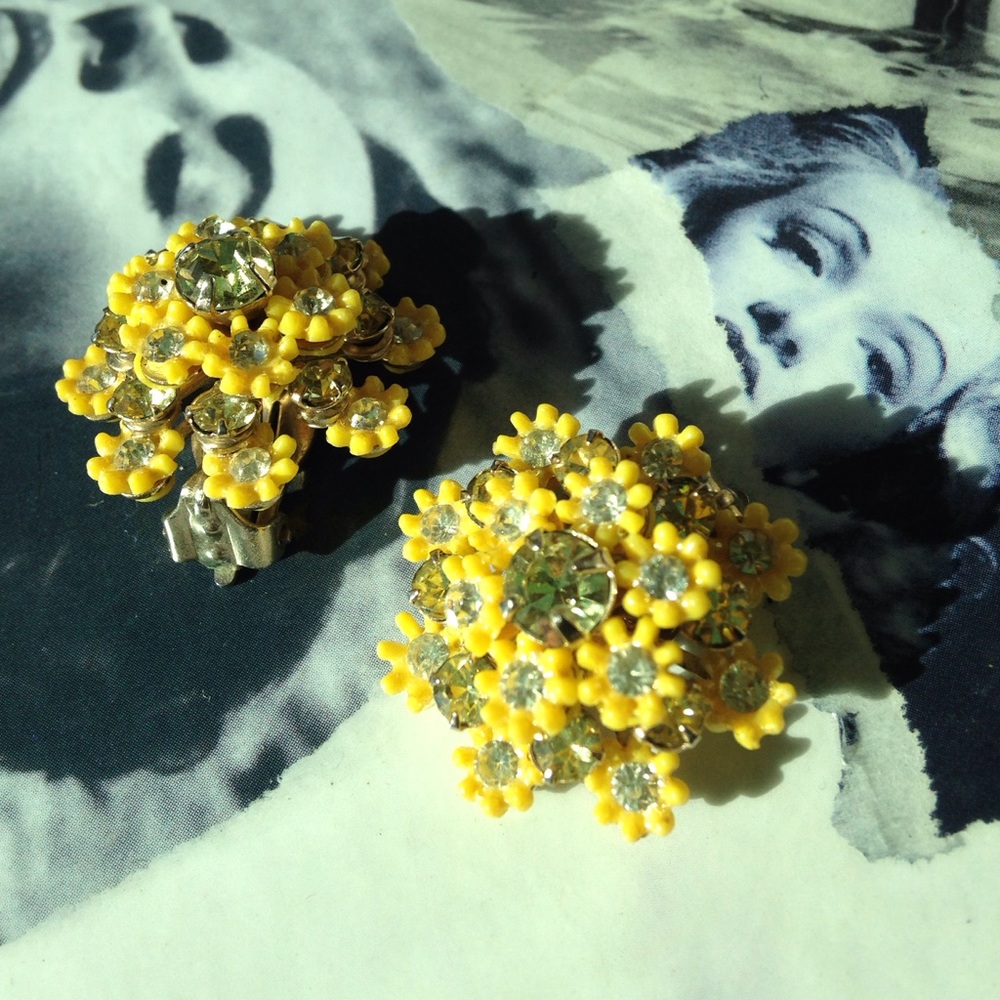 Vintage clip-ons Yellow and Clear Stones Leru