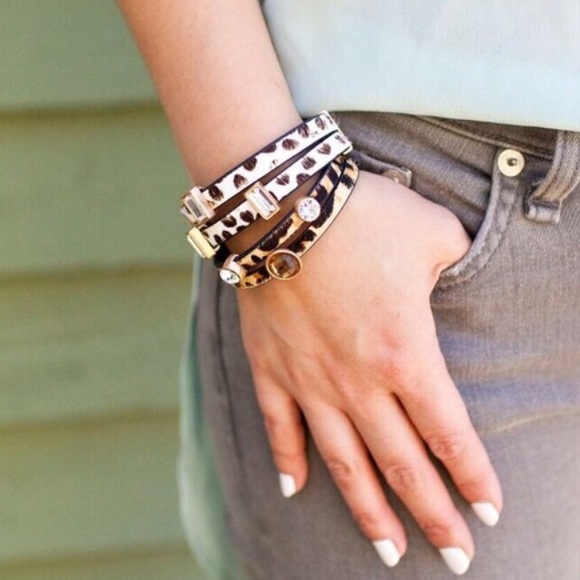 Last 1 left! Animal Print Double Layer Bracelet - Picture 4 of 4