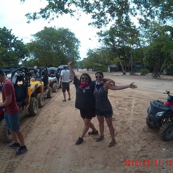 Meet your Posher, Kristen - Picture 3 of 4