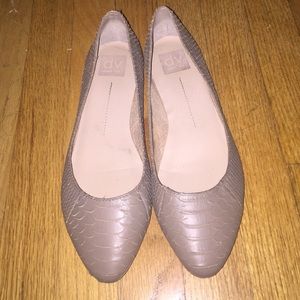 Dolce Vita Tan Flats