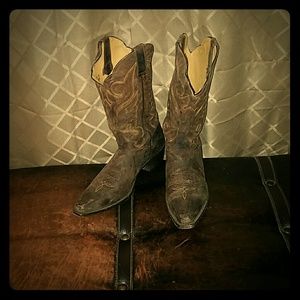 Women's cowboy boots