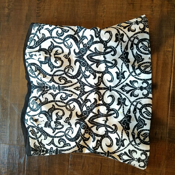 White house Black Market tank size 8