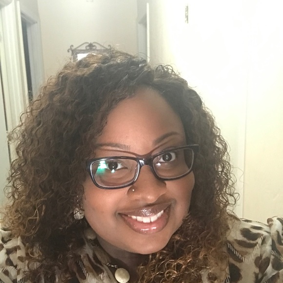 Meet your Posher, Erika - Picture 3 of 8