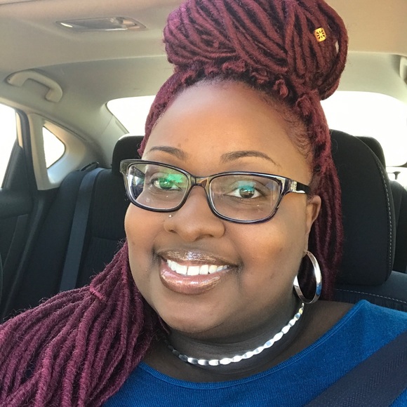 Meet your Posher, Erika - Picture 4 of 8