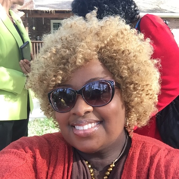 Meet your Posher, Erika - Picture 6 of 8