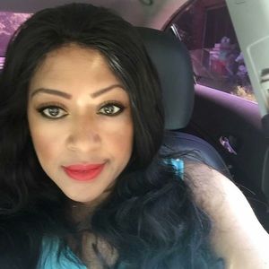 Meet your Posher, Cynthia