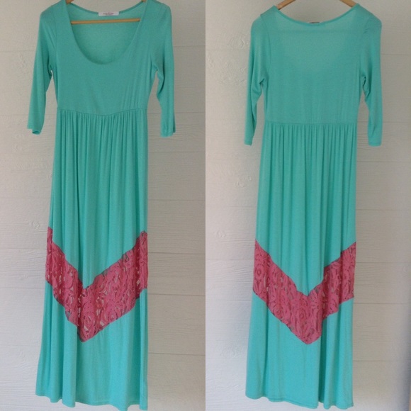Modern Vintage Boutique Lace Chevron Dress
