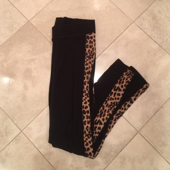 Victoria's Secret PINK Leopard Print Leggings