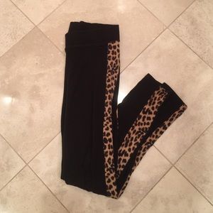 Victoria's Secret PINK Leopard Print Leggings