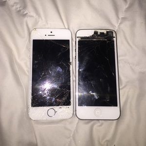 two broken iPhones white- 5s black-5
