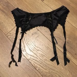 Black FredericK's Garter Belt