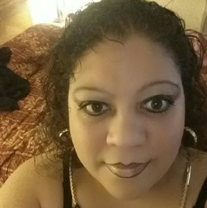 Meet your Posher, Isela