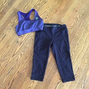 Black Spalding Size M "Shaping Leggings" Crops