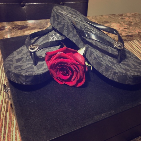 Michael Kors Shoes - Michael Kors platform flip flops