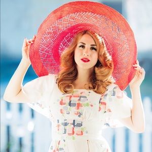 Meet your Posher, Holly