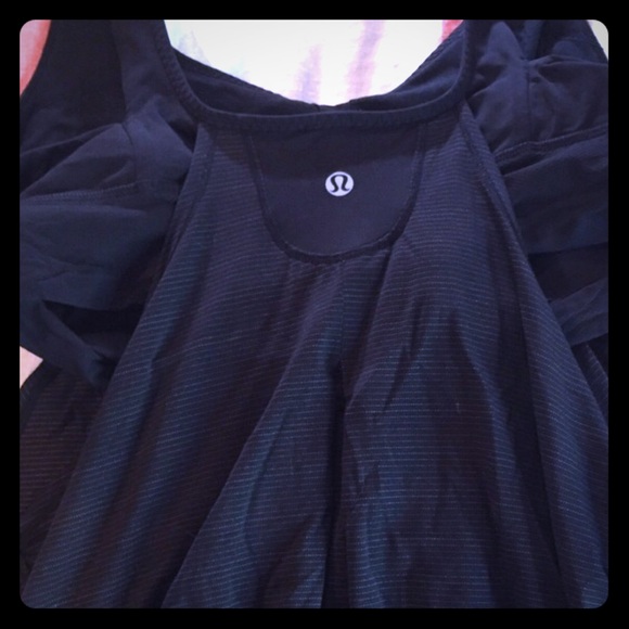 Lululemon black cut out tank EUC