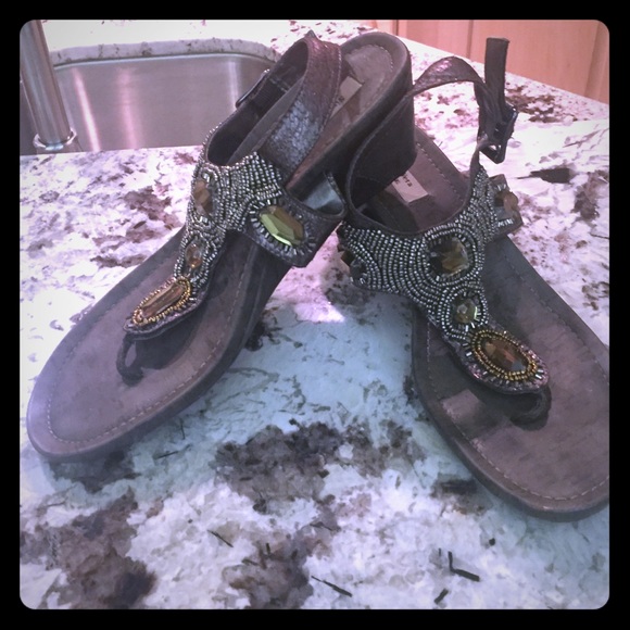 Vera wang sandals👡