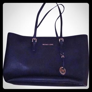 Michael Kors Jet Set Tote Bag