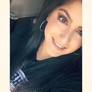 Meet your Posher, Desiree