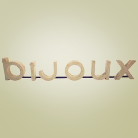 Jewelry this way 👉🏼