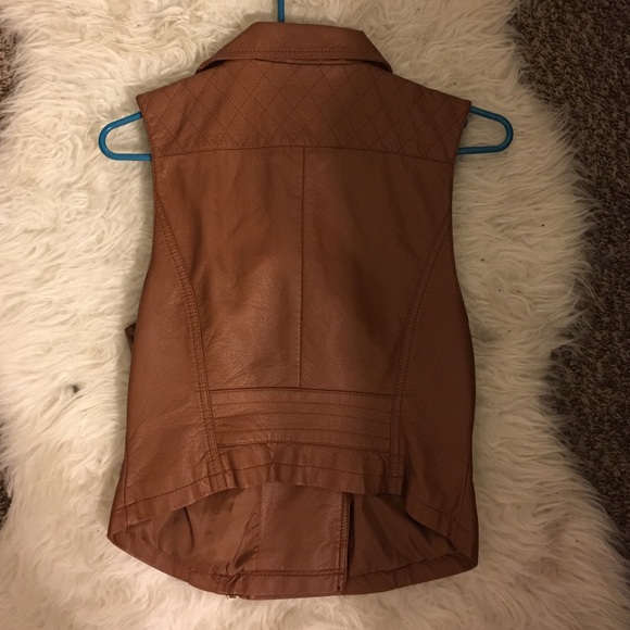 Vest - Picture 4 of 4