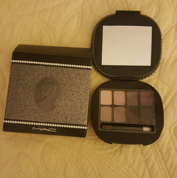 Mac eyeshadow