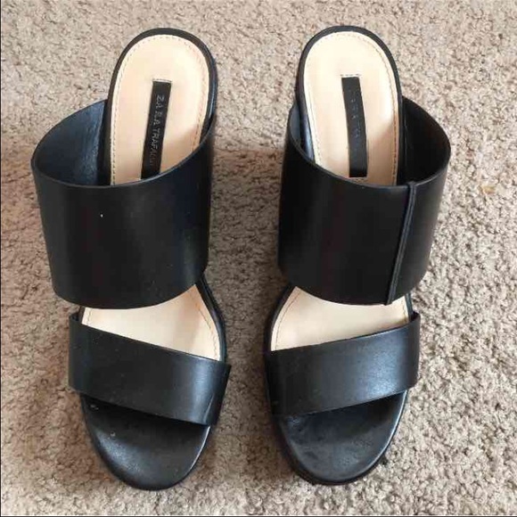 Black strapped wedges from Zara
