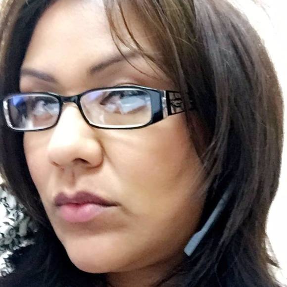 Meet your Posher, Lorraine